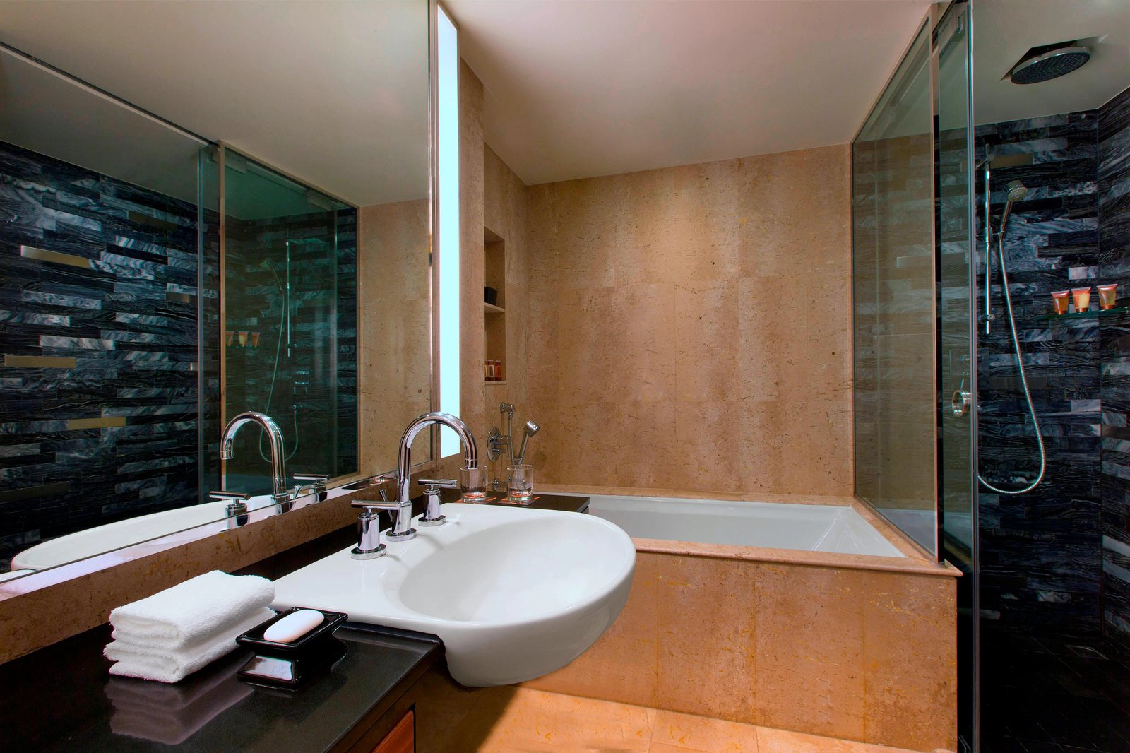 Royal Orchid Sheraton Riverside Hotel Bangkok — rooms