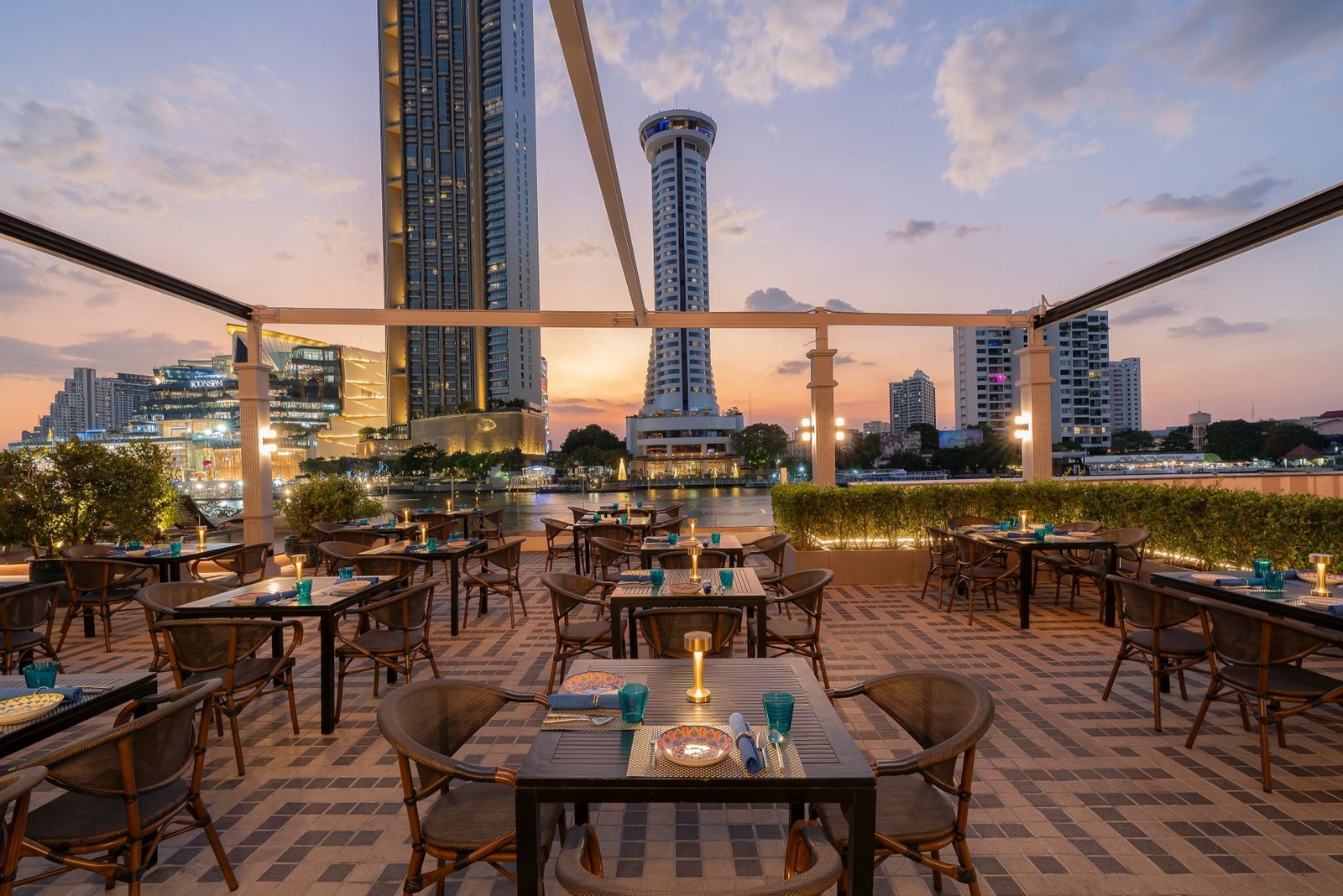 Royal Orchid Sheraton Riverside Hotel Bangkok, at the table