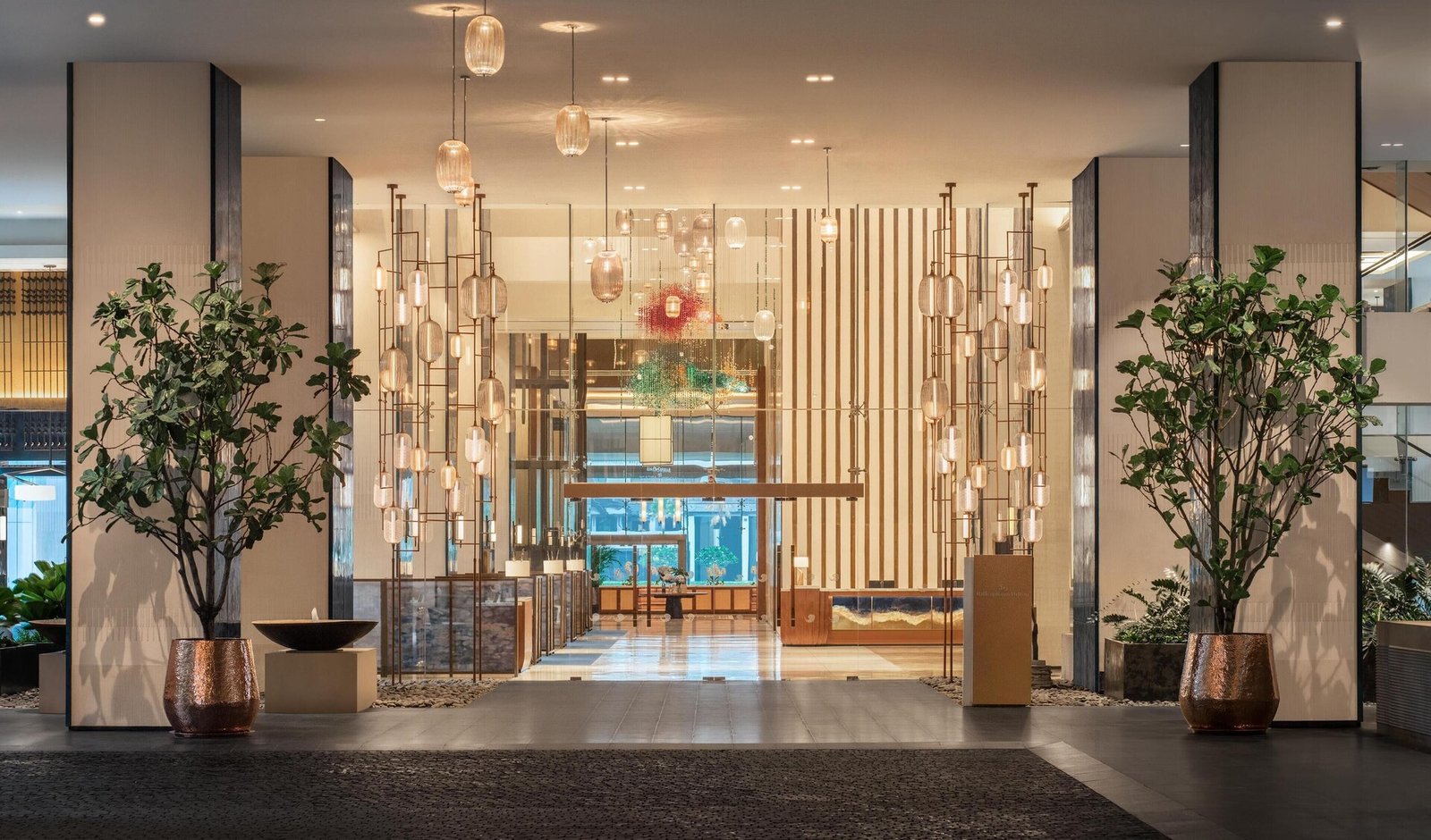 Millennium Hilton Bangkok — vibe