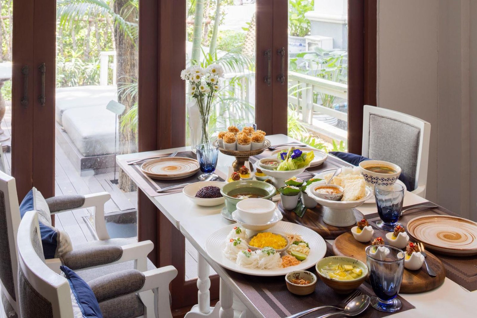 The Raweekanlaya Bangkok Wellness Cuisine Resort — eat & drink