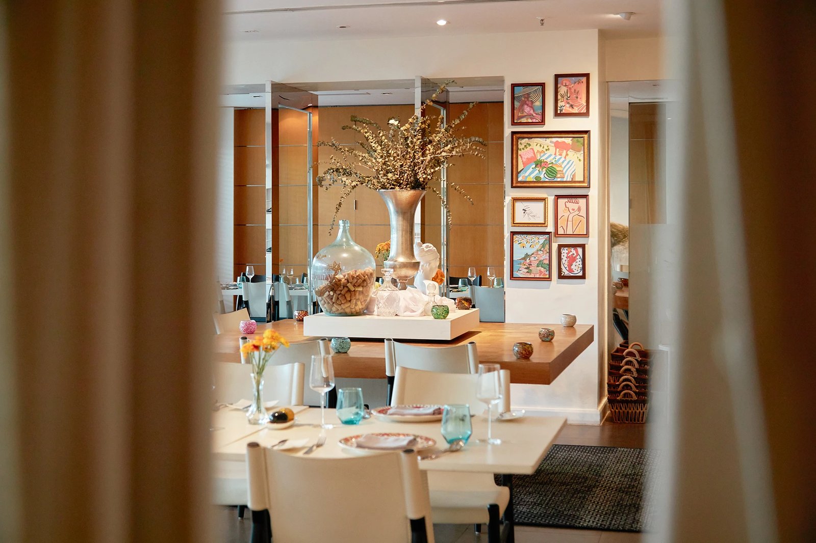 MUU Bangkok Hotel, at the table