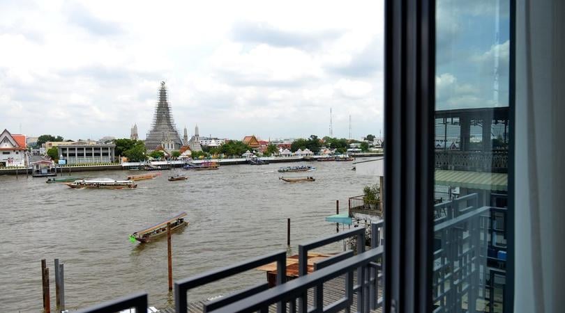 Riva Arun Bangkok — vibe