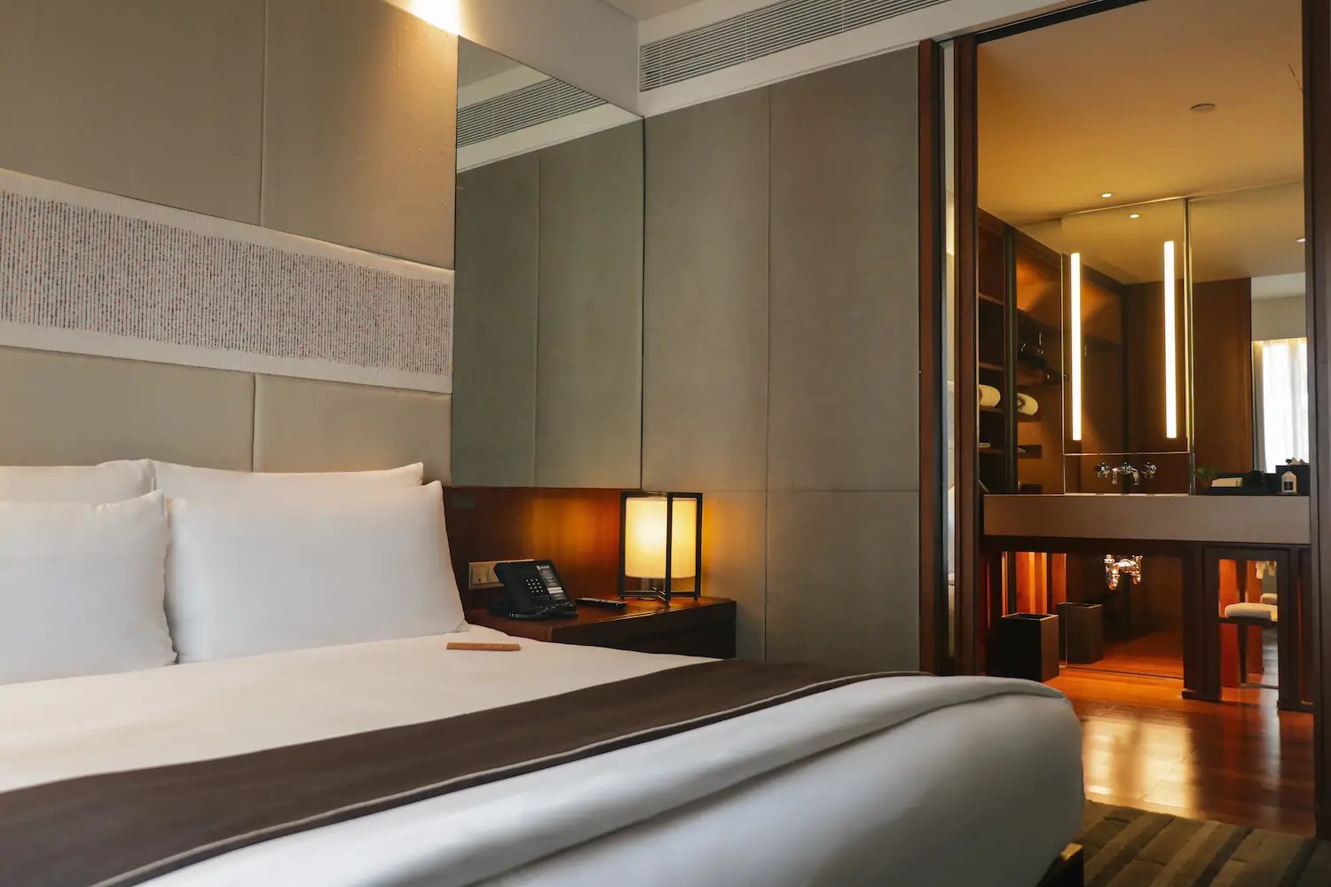 Hansar Bangkok — rooms