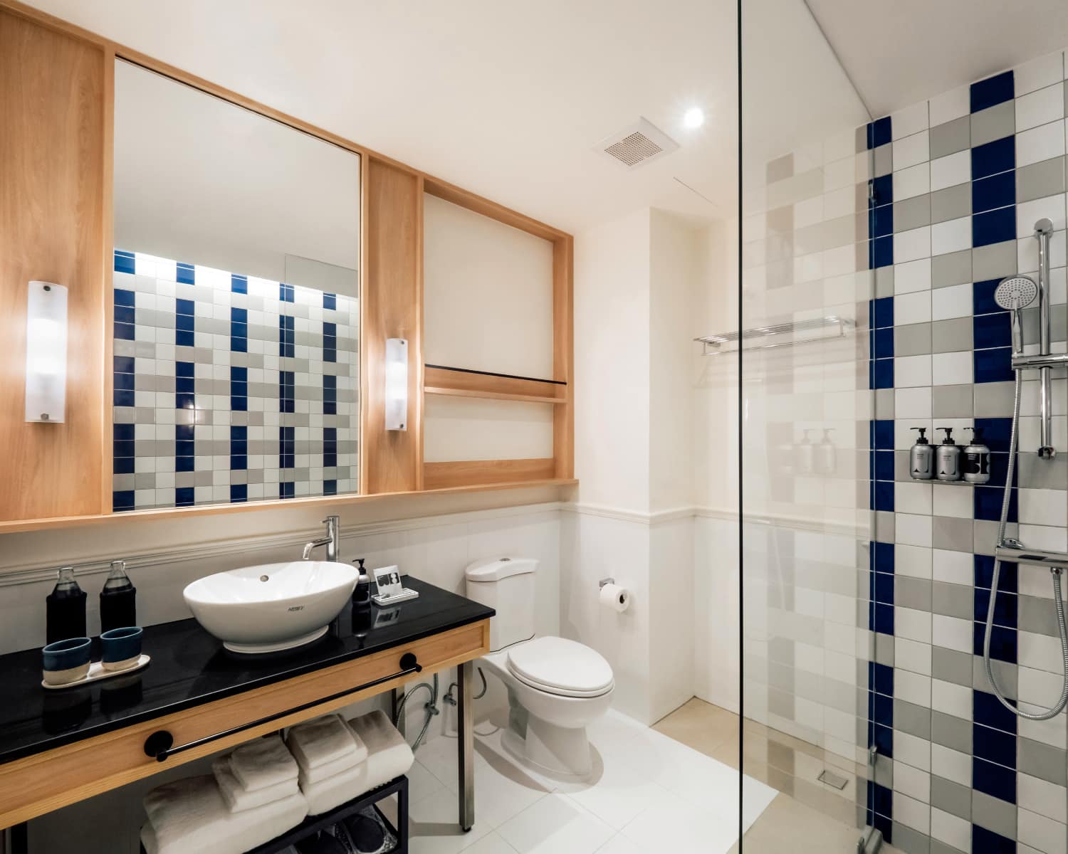 The StandardX Bangkok Phra Arthit — rooms