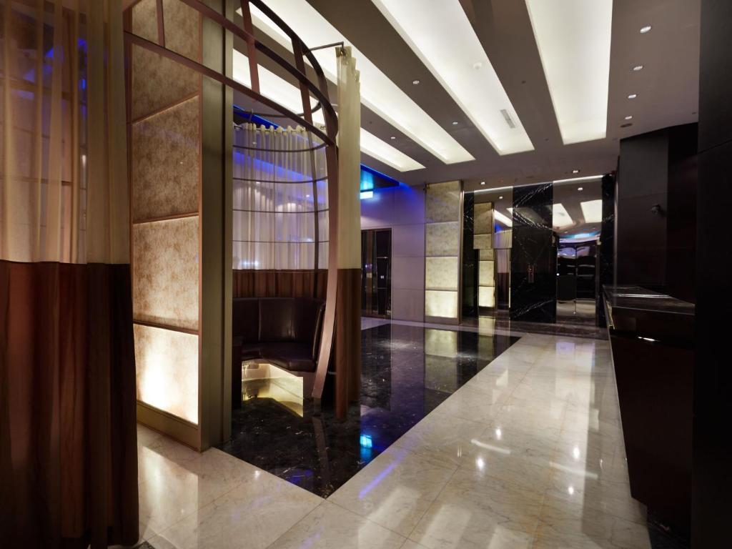 The Tango Taipei Xinyi — vibe