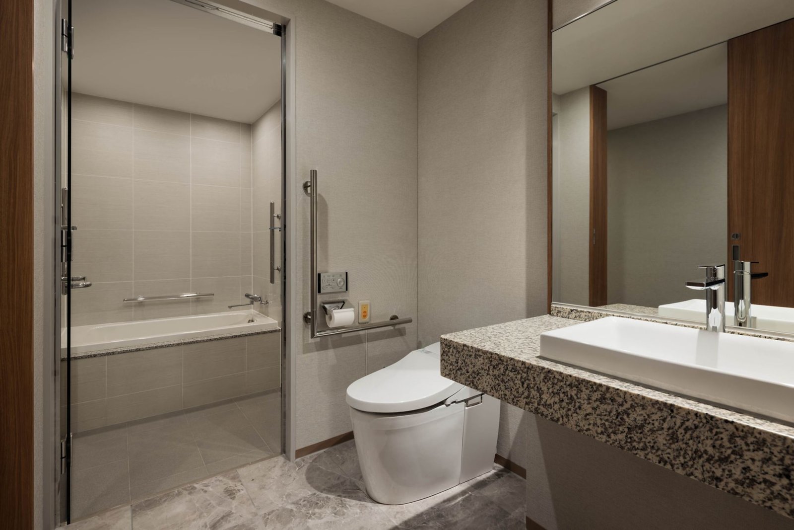 Courtyard by Marriott Kyoto Shijo Karasuma — rooms