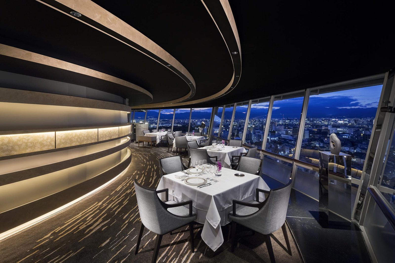 Rihga Royal Hotel Kyoto — eat & drink