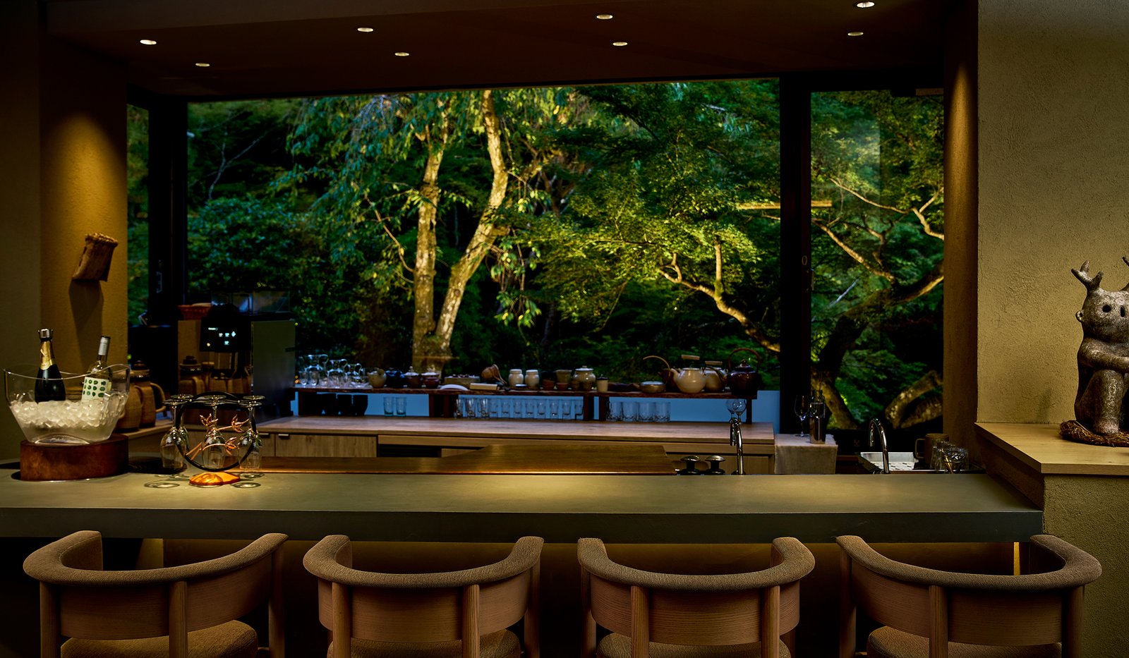 Moksa Rebirth Hotel — eat & drink