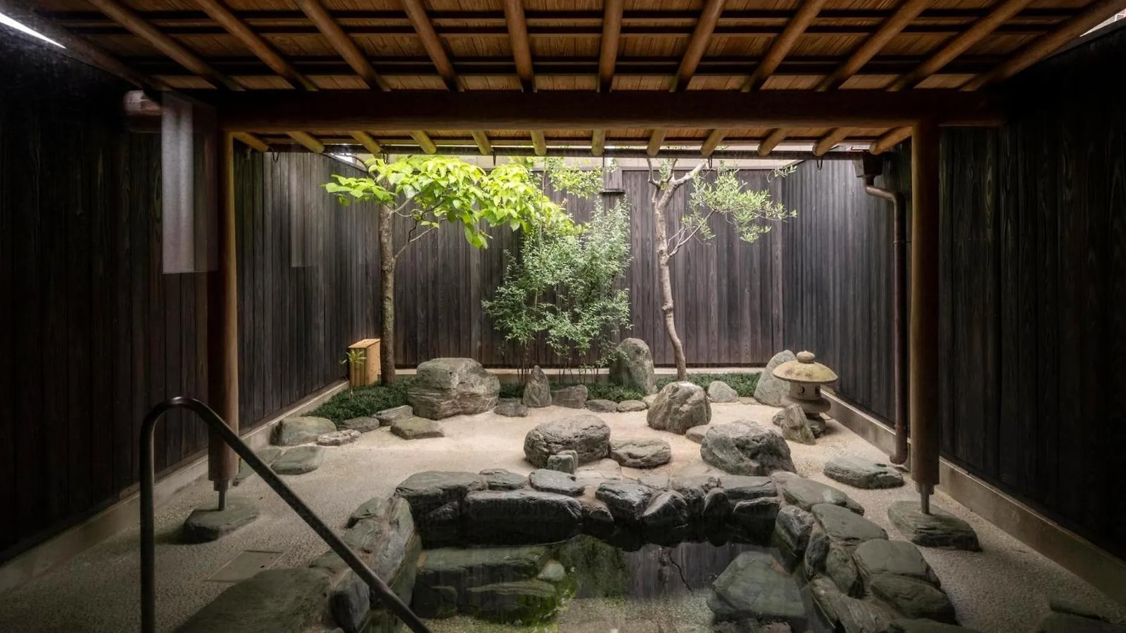 Momoyama Onsen Tsukimikan — wellness