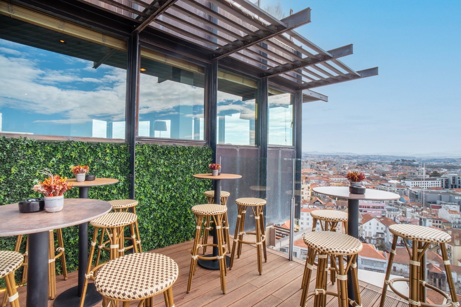Hotel Dom Henrique Downtown — vibe