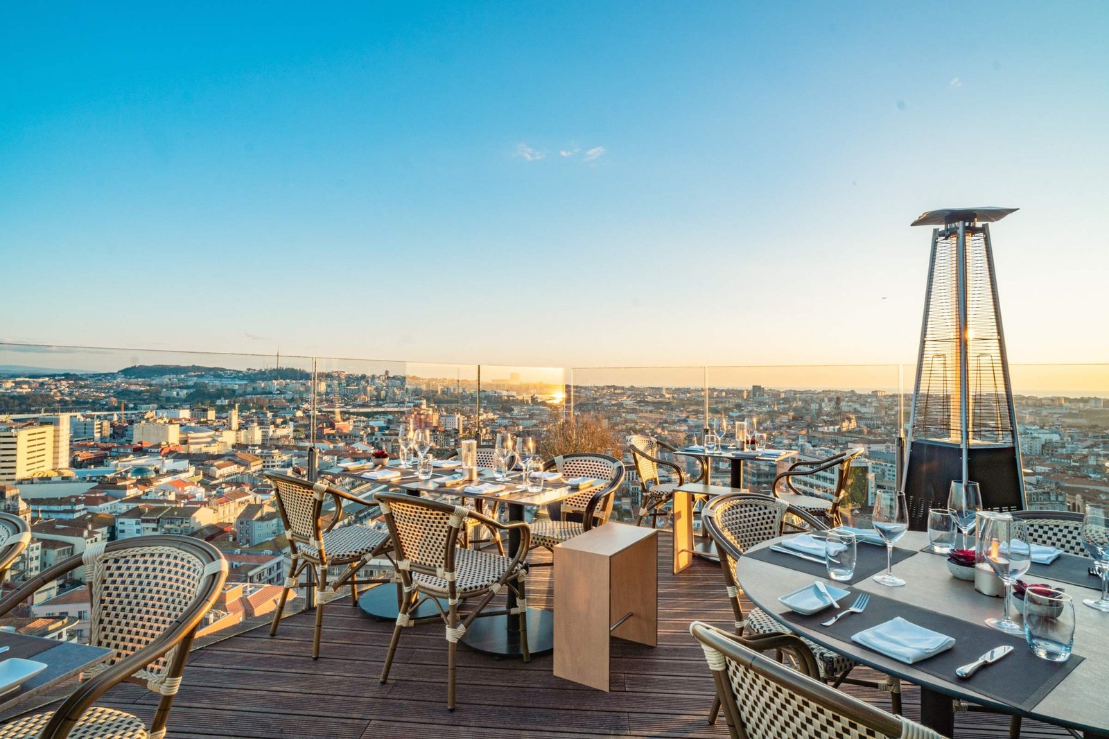 Hotel Dom Henrique Downtown — eat & drink