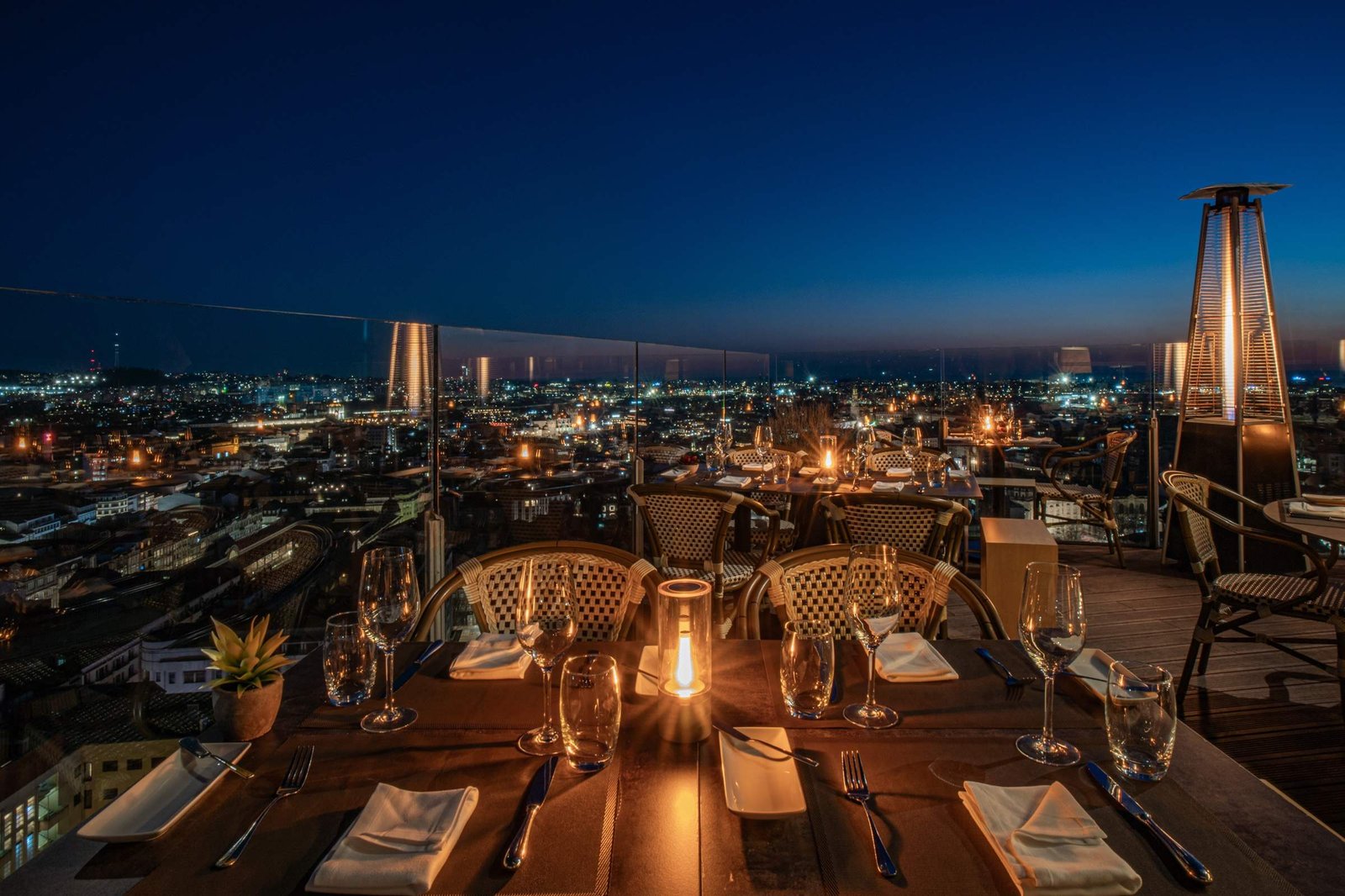 Hotel Dom Henrique Downtown — eat & drink