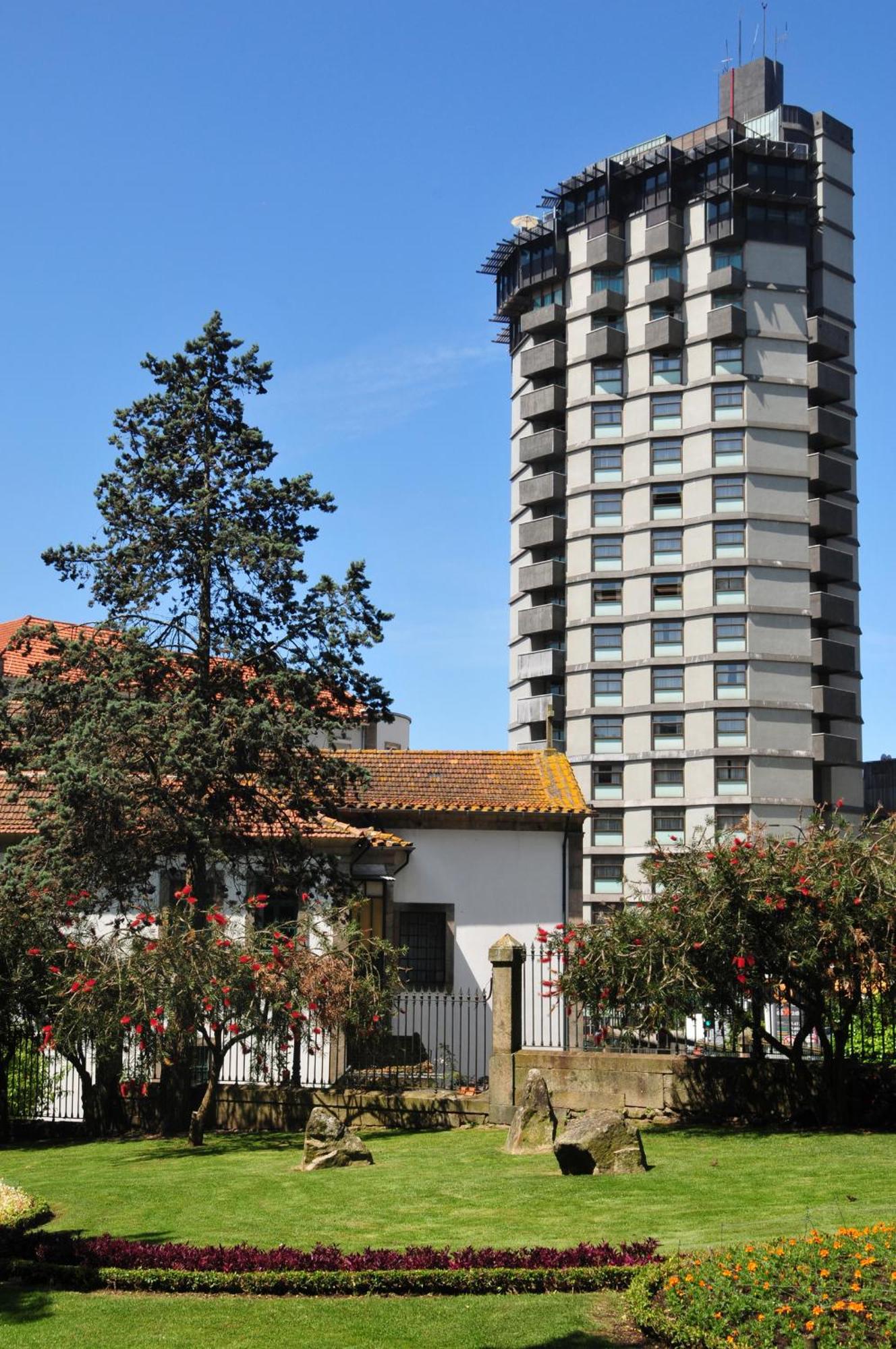 Hotel Dom Henrique Downtown — backstory