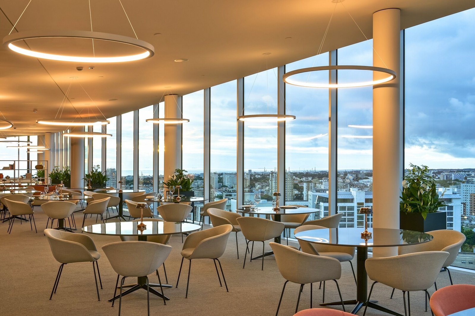 Porto Palácio Hotel By The Editory — eat & drink