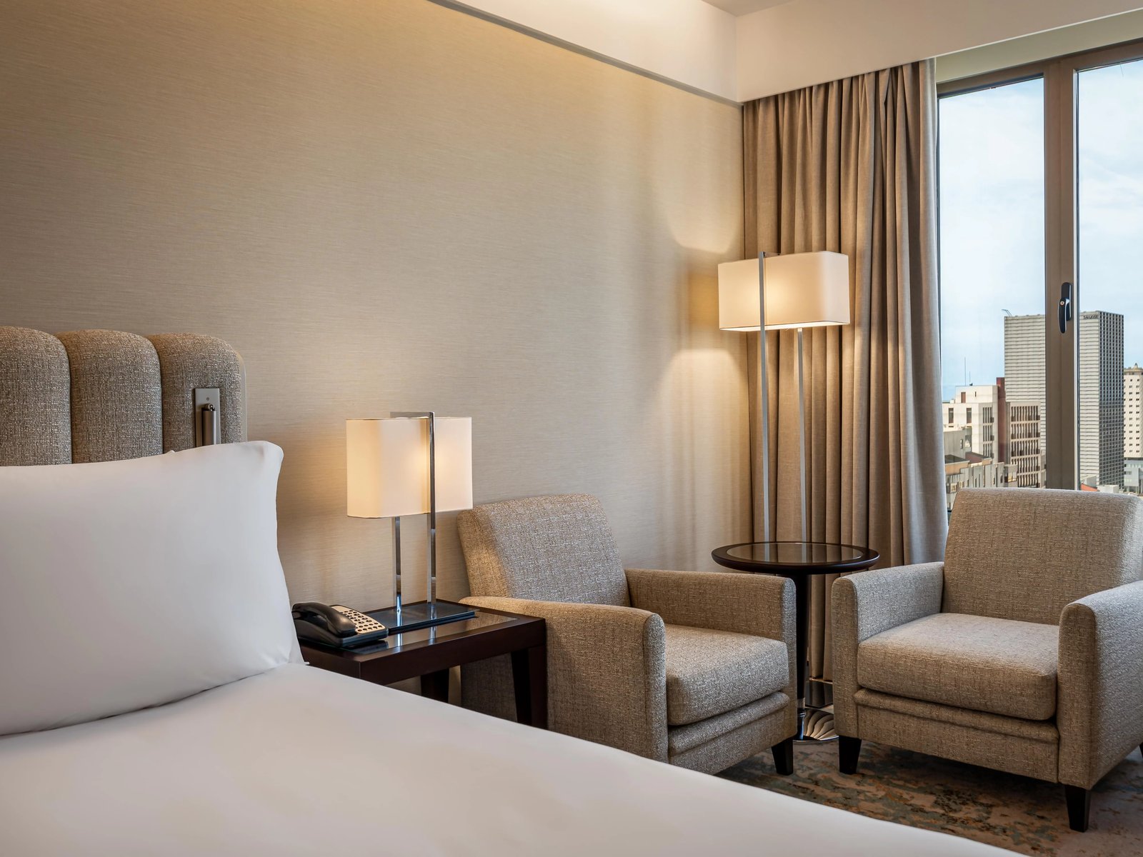 Crowne Plaza Porto Hotel — rooms