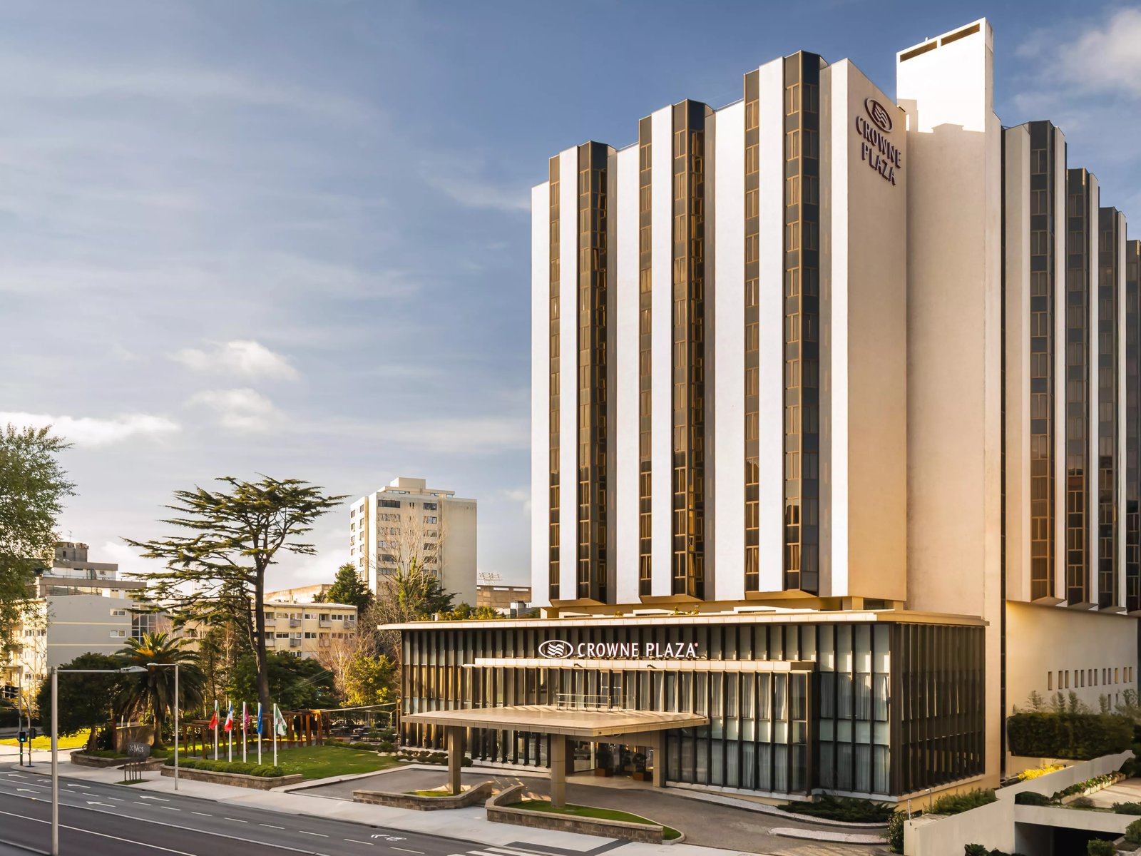 Crowne Plaza Porto Hotel — backstory