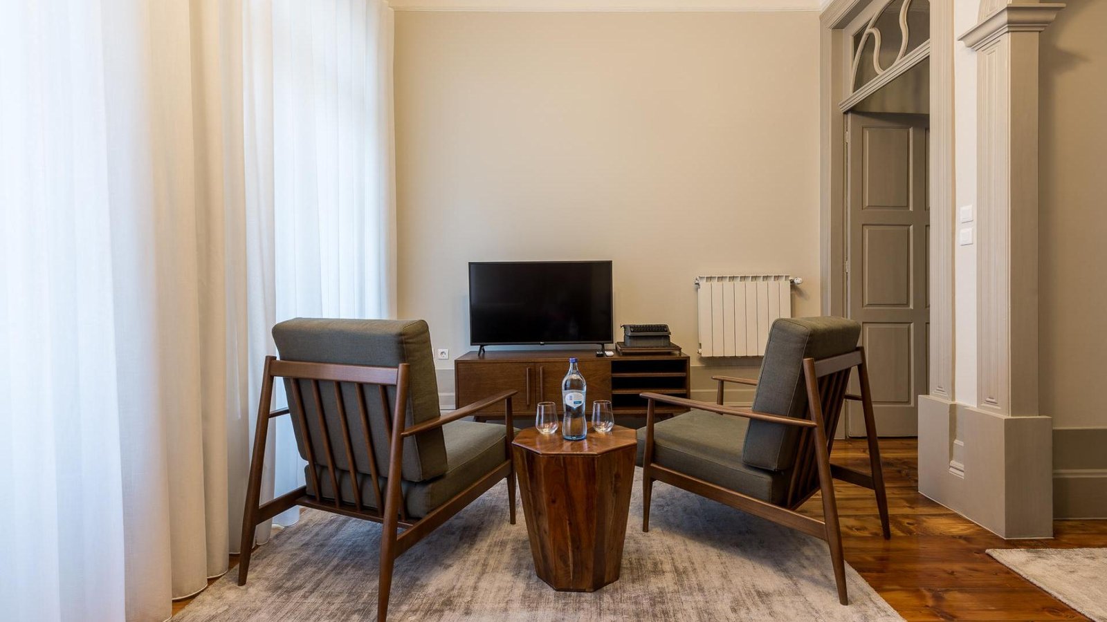 Gallery Hostel — rooms