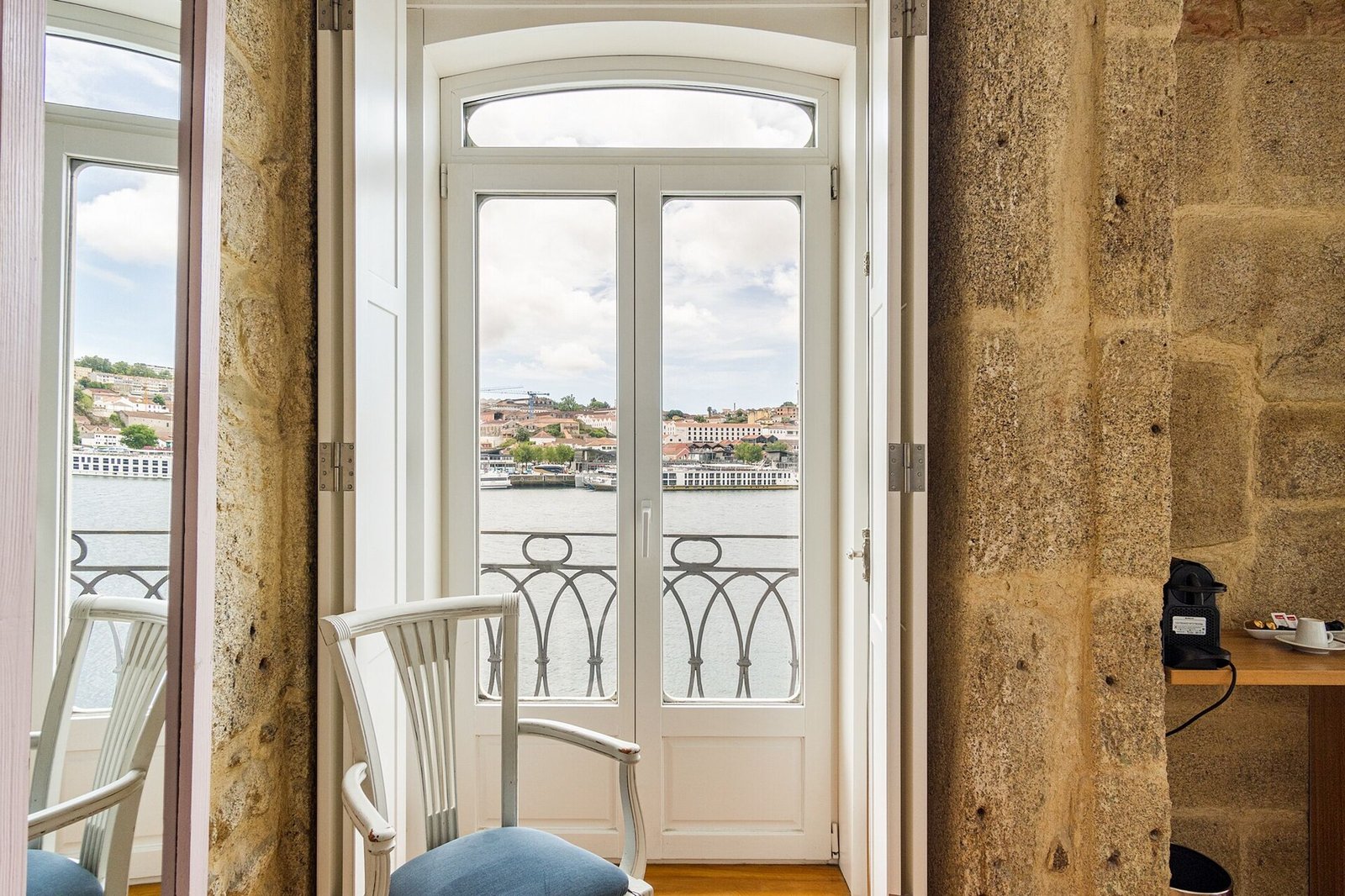 1872 River House — vibe