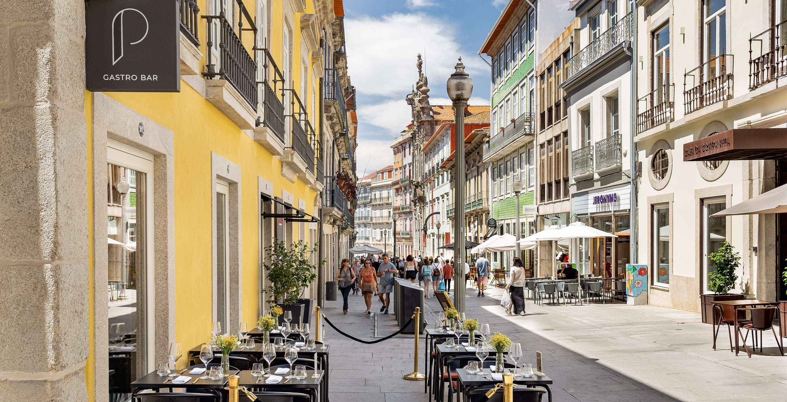 Pousada Porto Rua das Flores — eat & drink