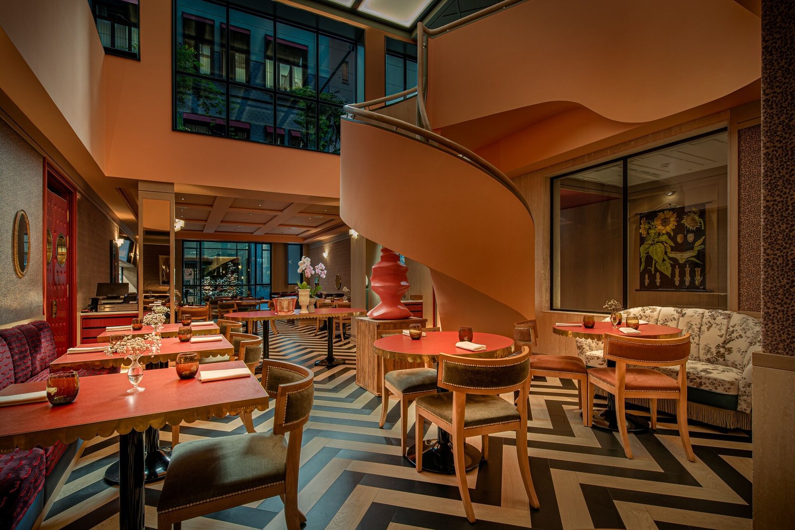 The Editory Boulevard Aliados Hotel — eat & drink