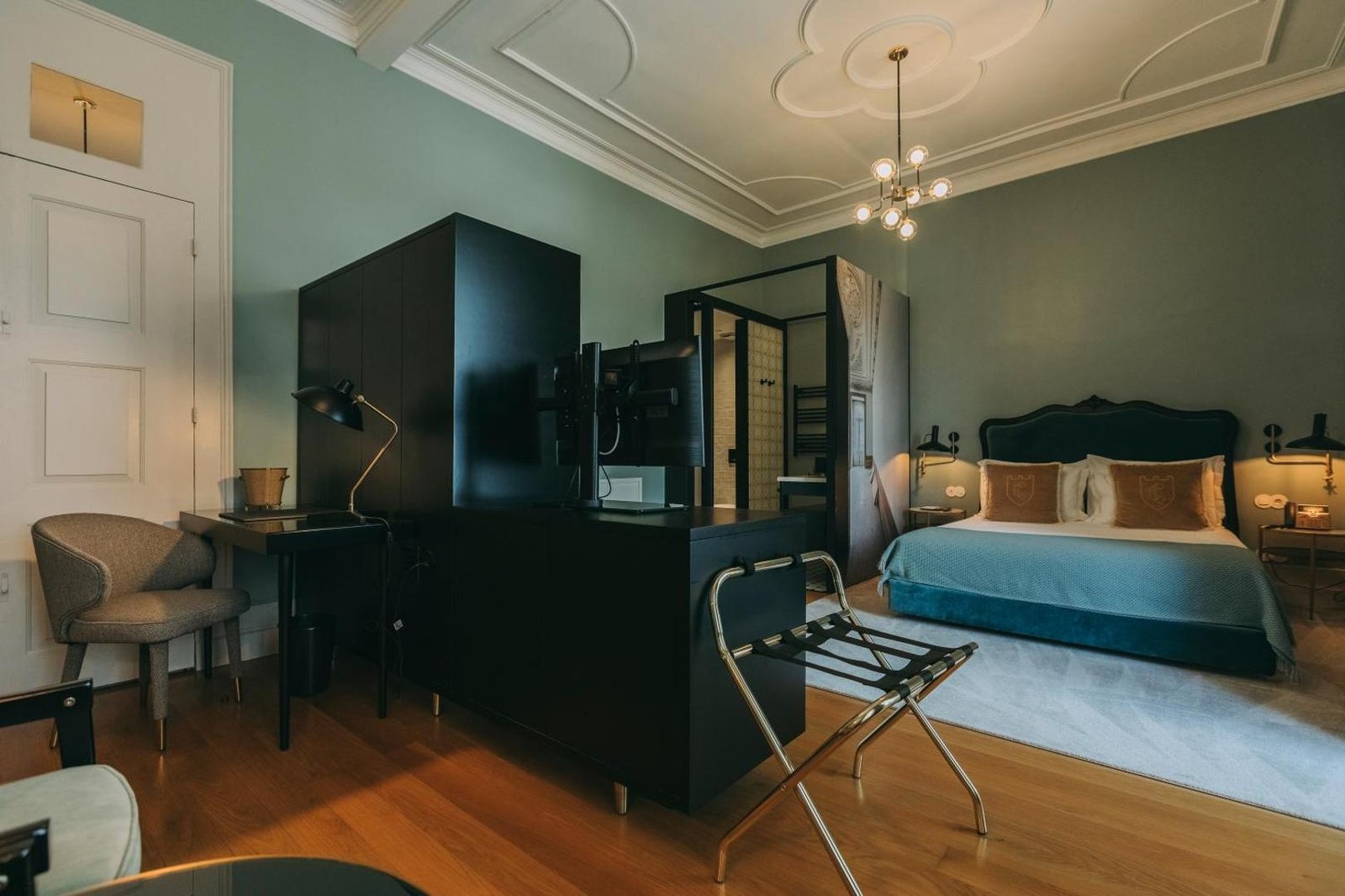 Torel Royal Court — rooms