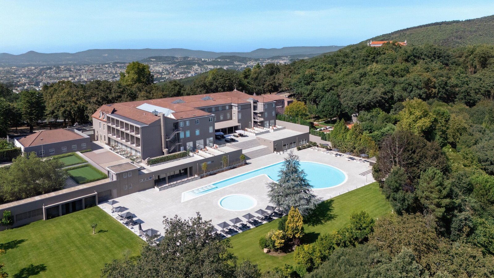 The Lince Braga Hotel — backstory