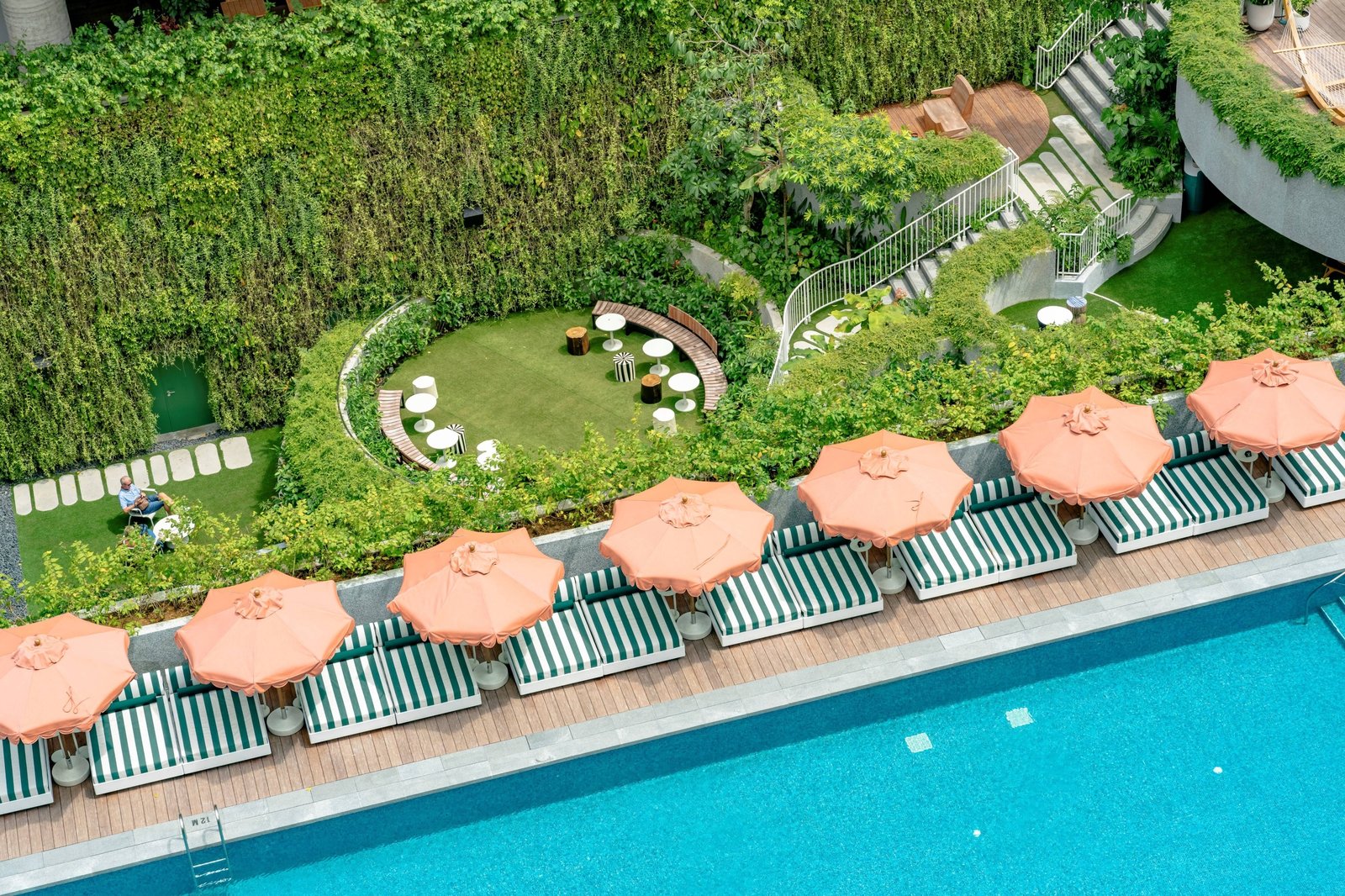 The Standard, Singapore, the pool