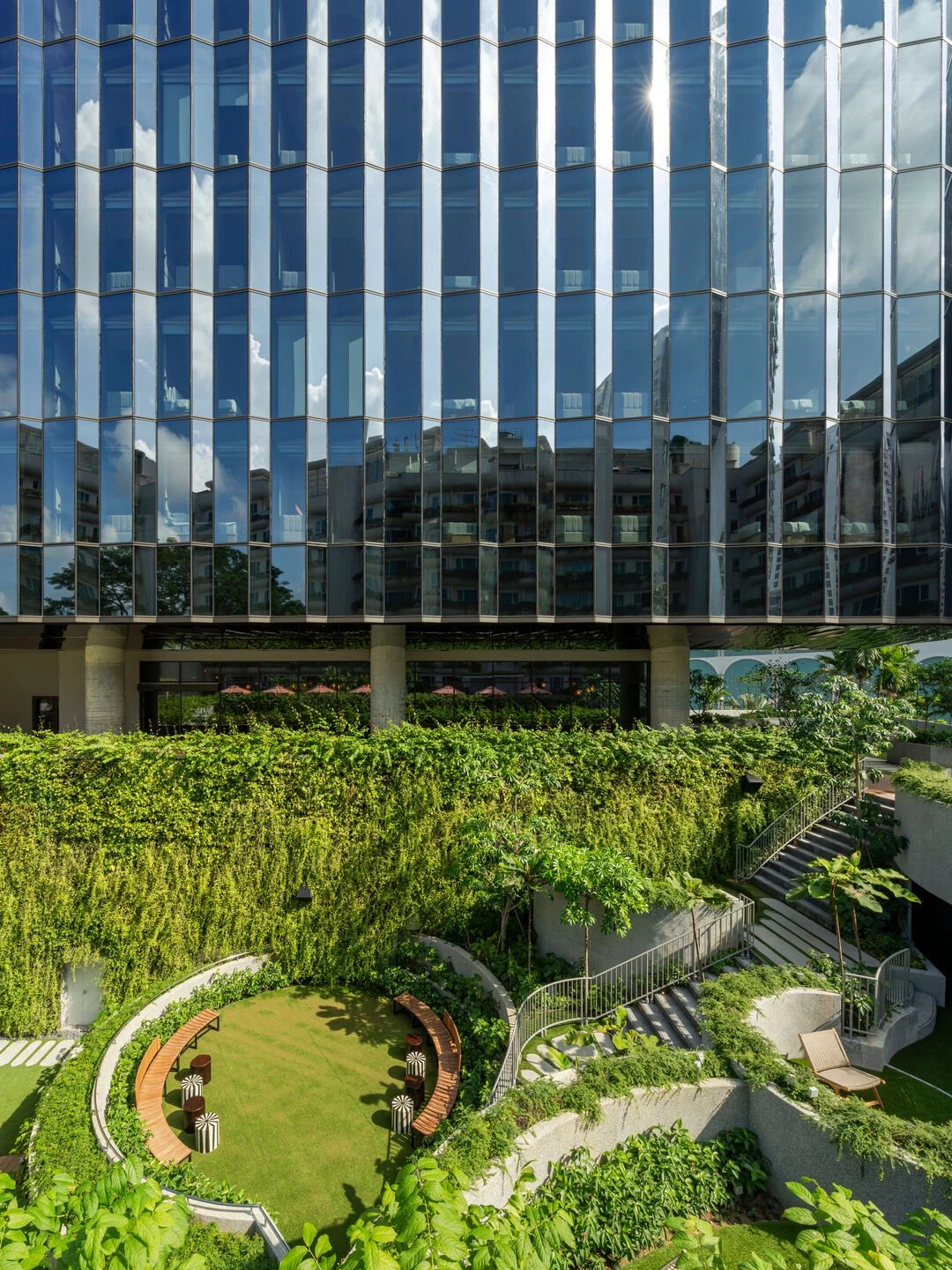 The Standard, Singapore — vibe