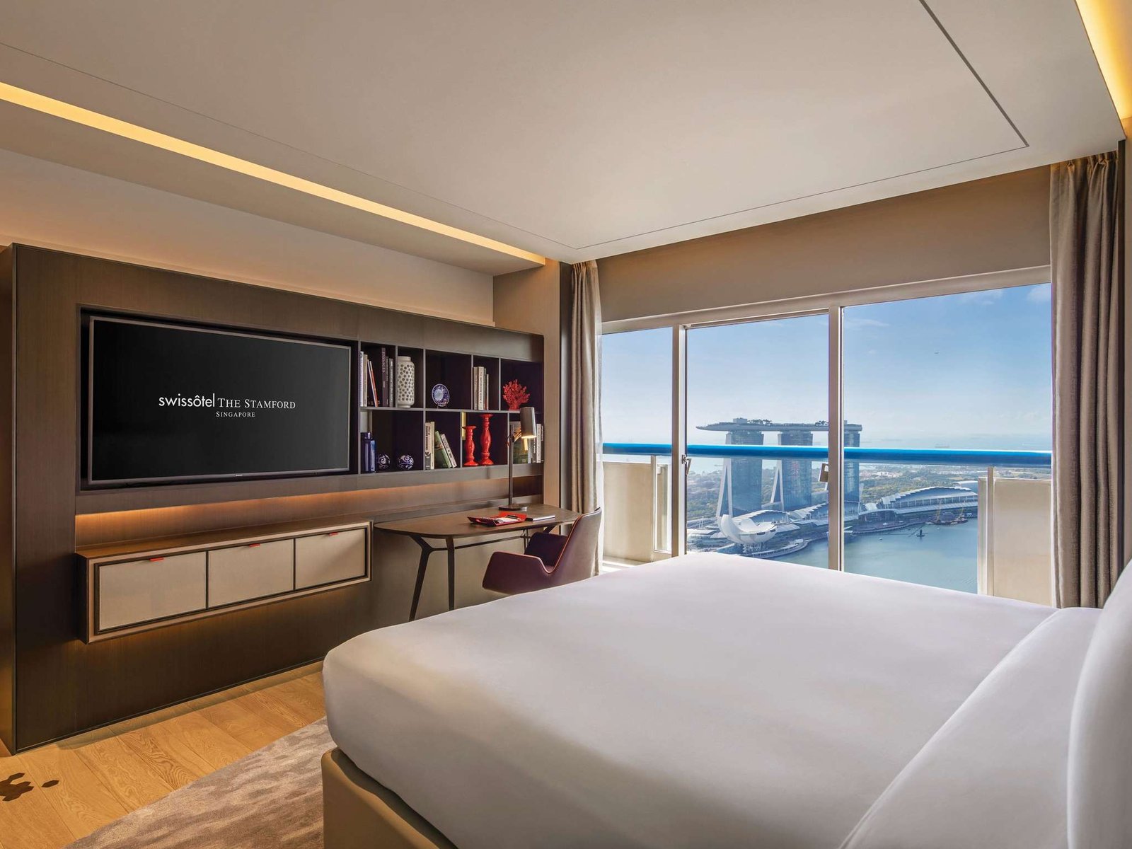Swissôtel The Stamford Singapore — rooms