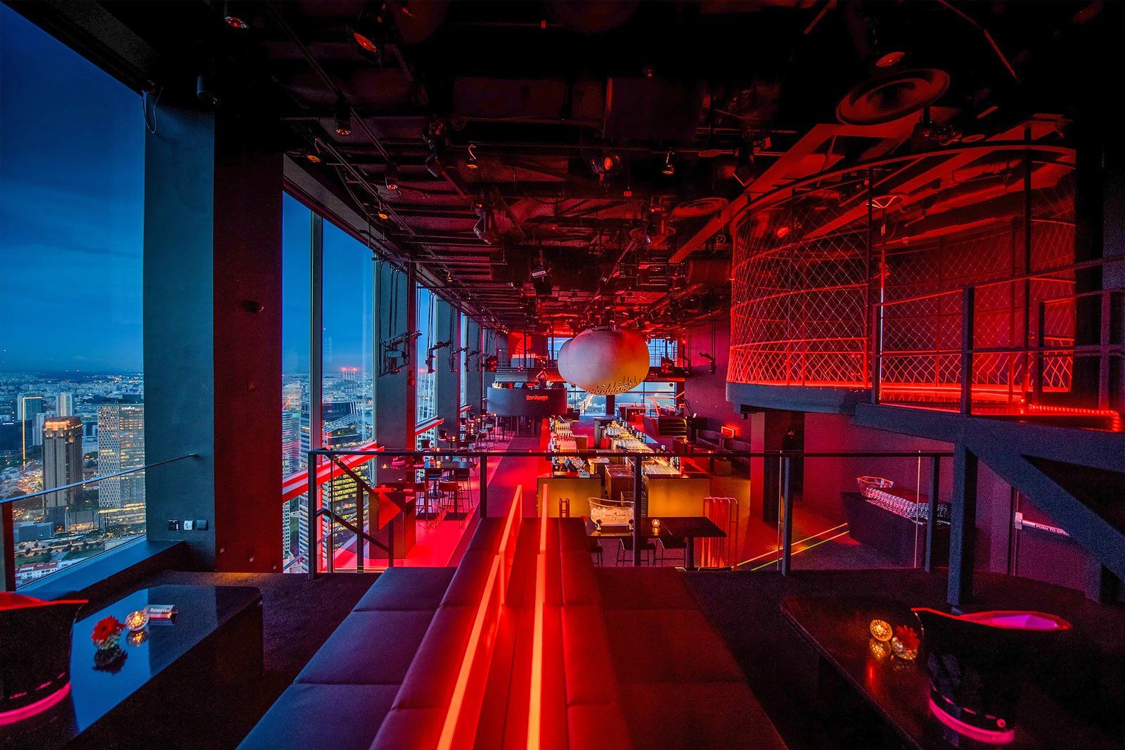 Swissôtel The Stamford Singapore — eat & drink