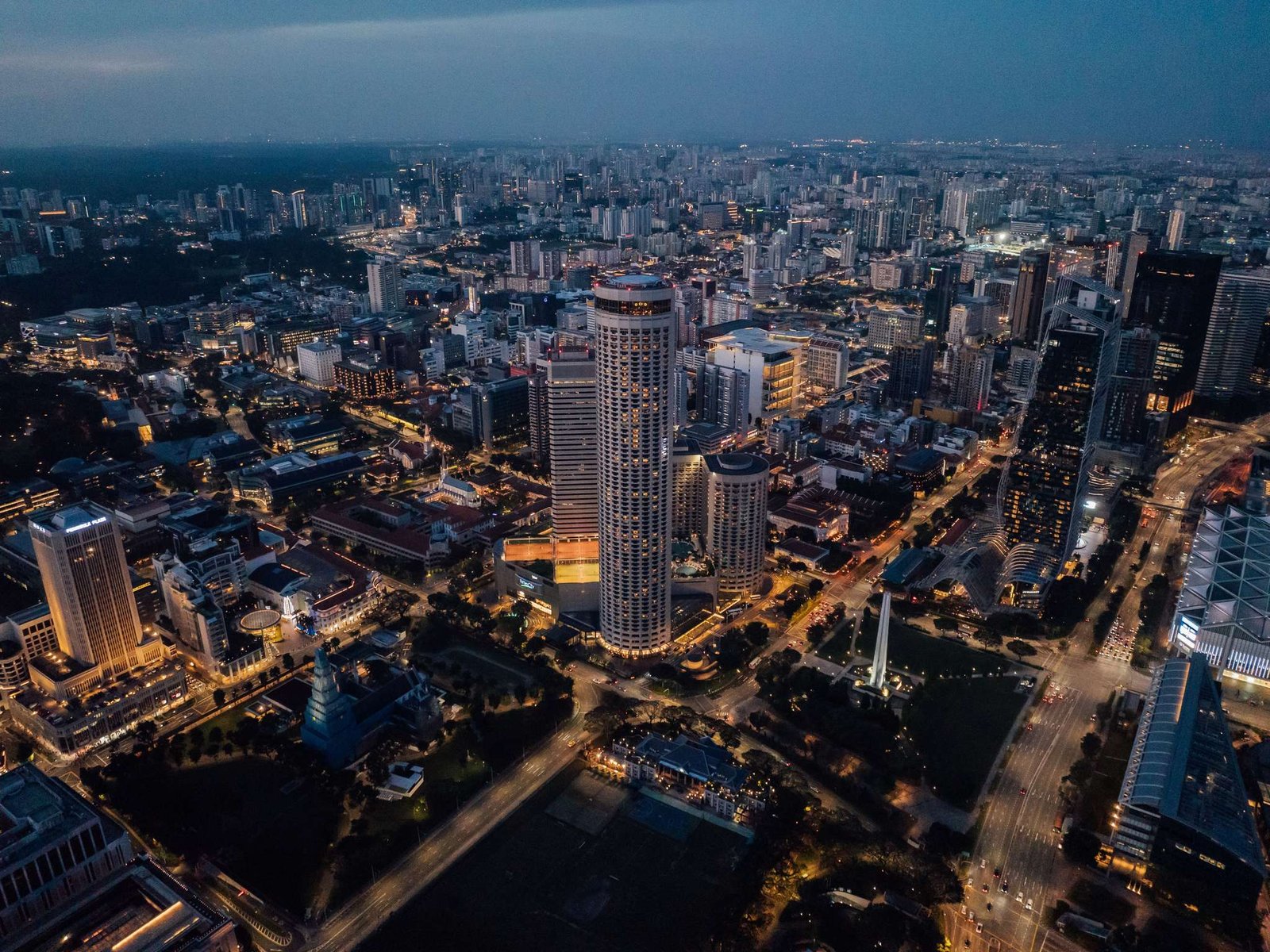 Swissôtel The Stamford Singapore — vibe