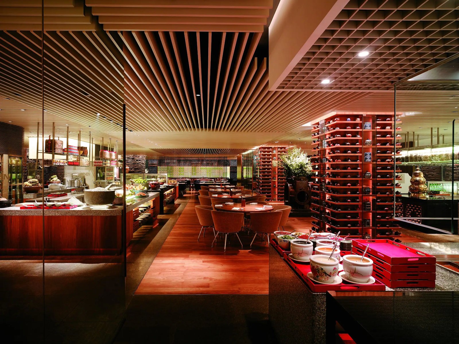 Grand Hyatt Singapore, at the table