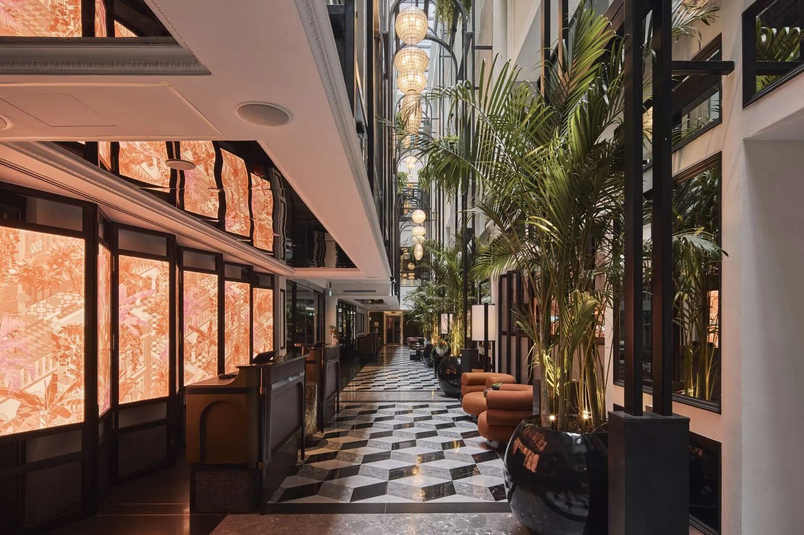 QT Singapore, vibe