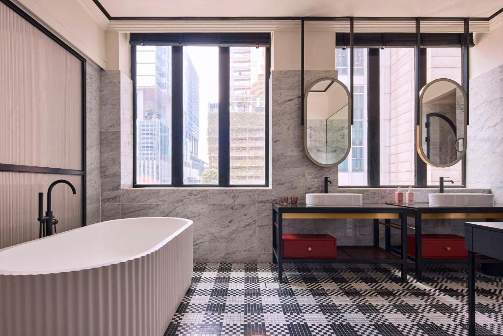 QT Singapore, rooms