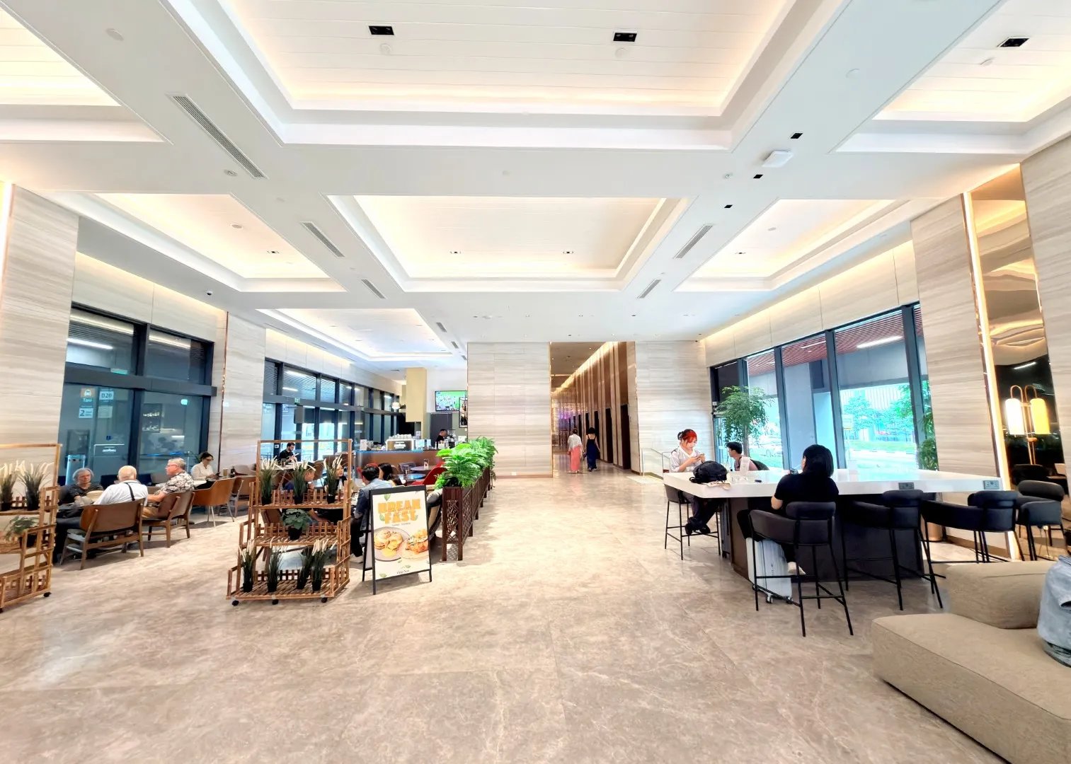 Mercure ICON Singapore City Centre — eat & drink