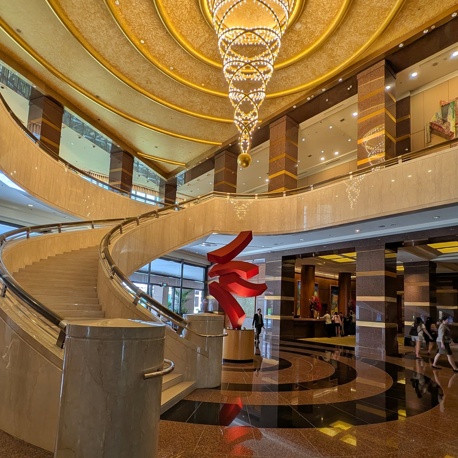 Conrad Singapore Marina Bay — vibe