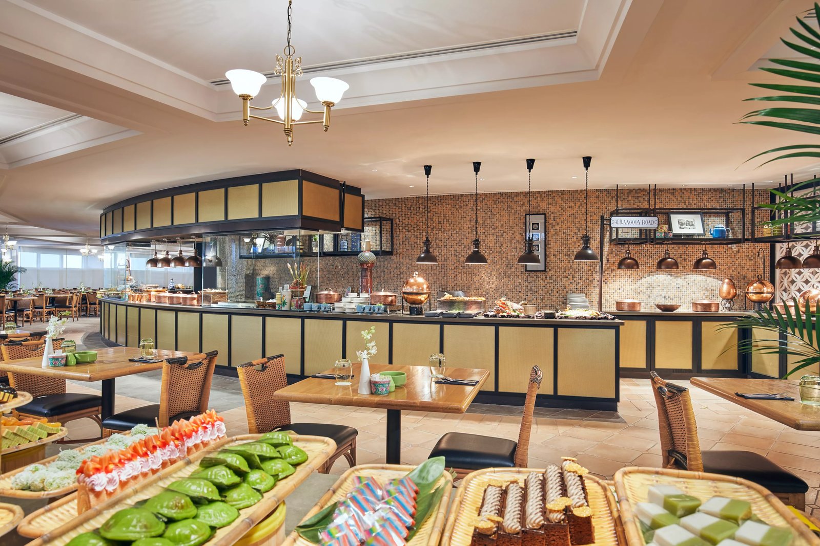 Fairmont Singapore — eat & drink