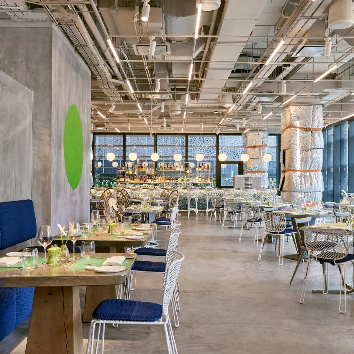 COMO Metropolitan Singapore, at the table