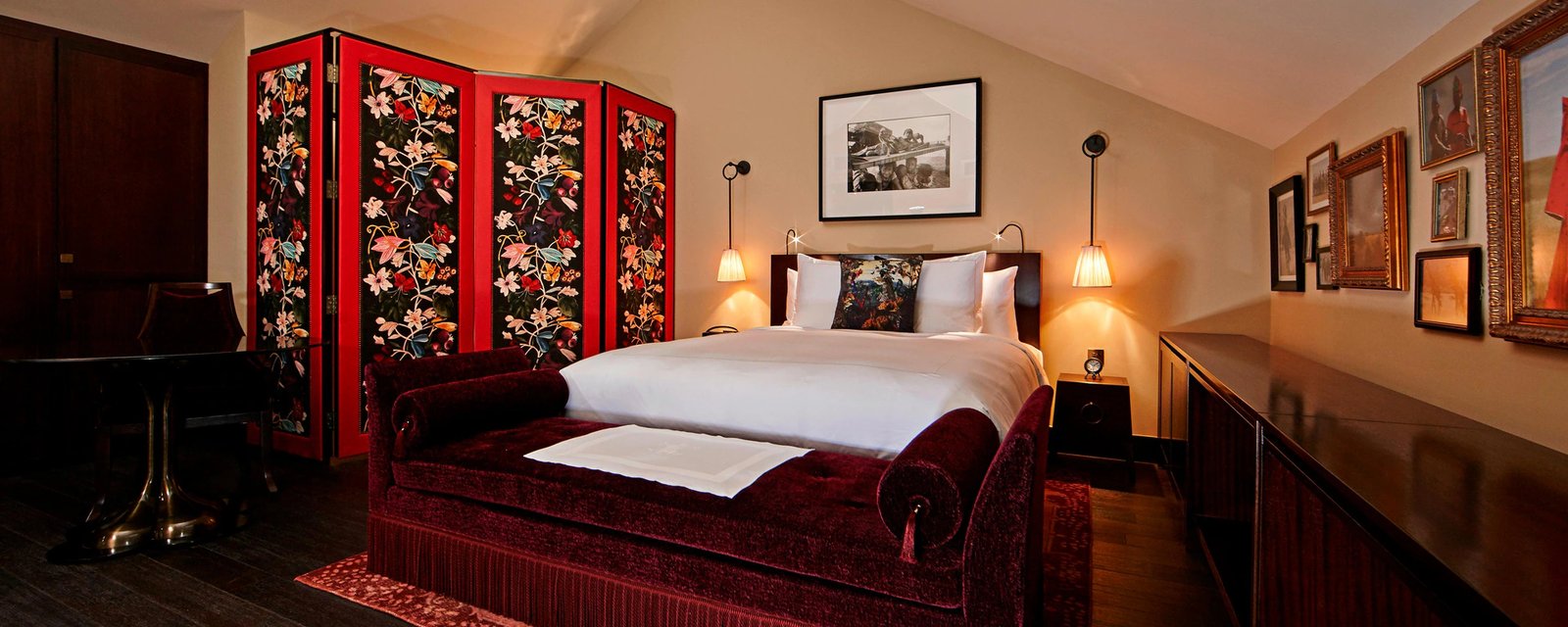 The Vagabond Club Hotel — rooms