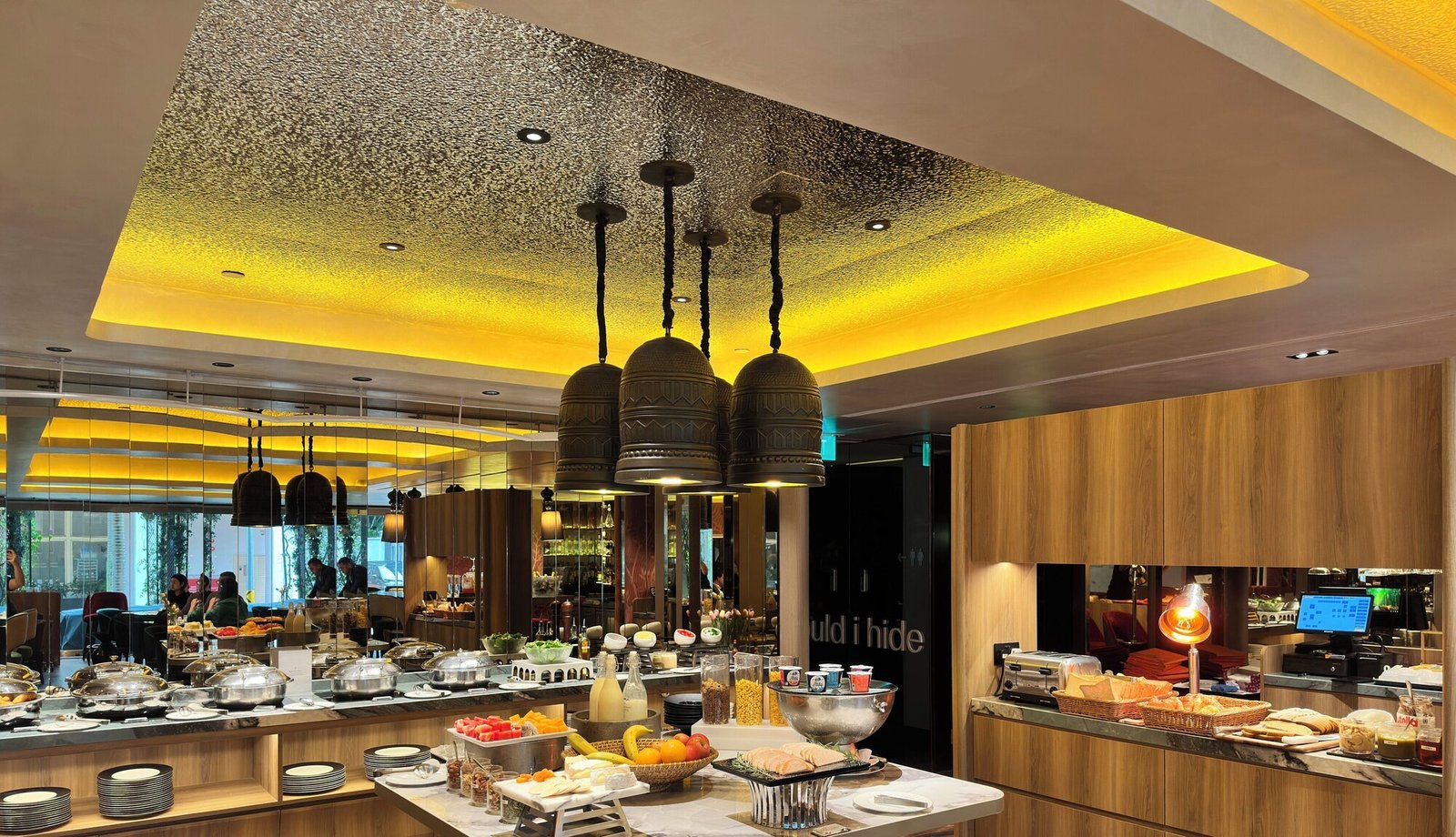 Naumi Hotel Singapore, at the table