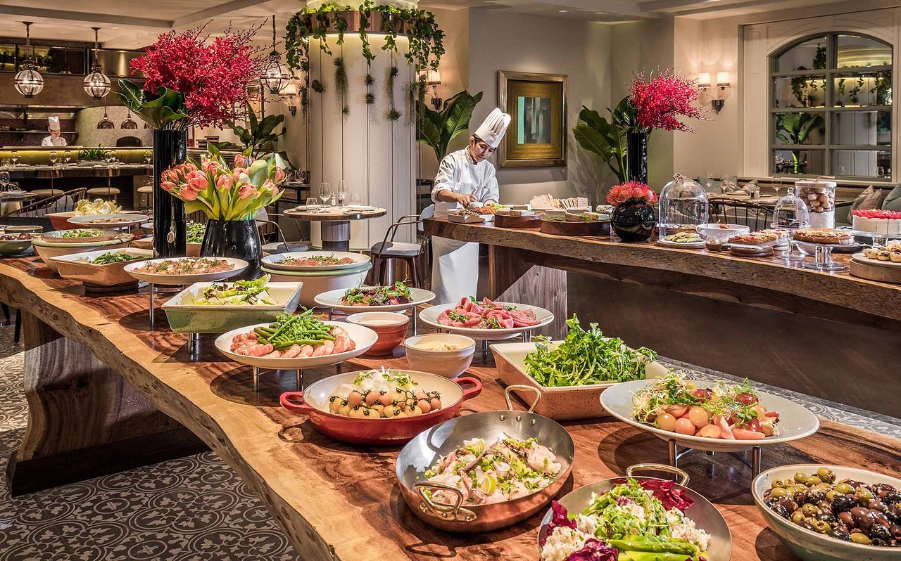 Four Seasons Hotel Singapore — eat & drink