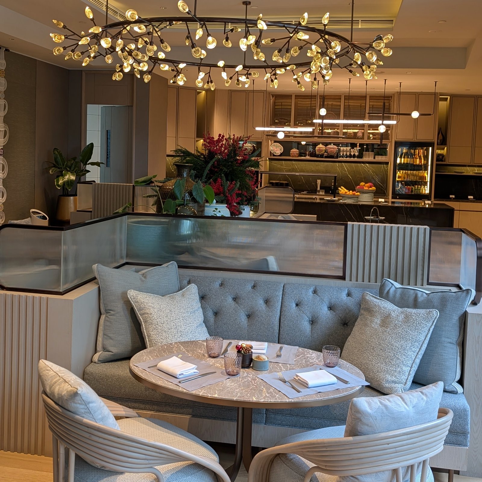 Four Seasons Hotel Singapore — eat & drink