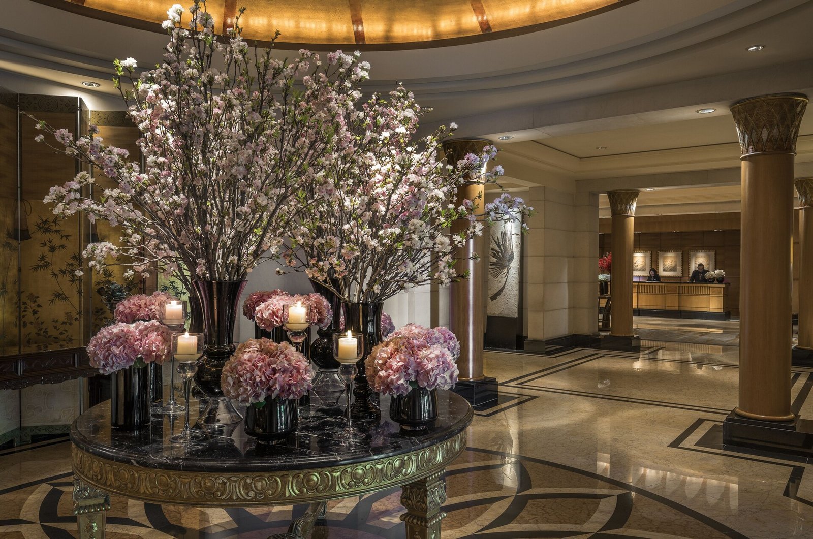 Four Seasons Hotel Singapore — vibe