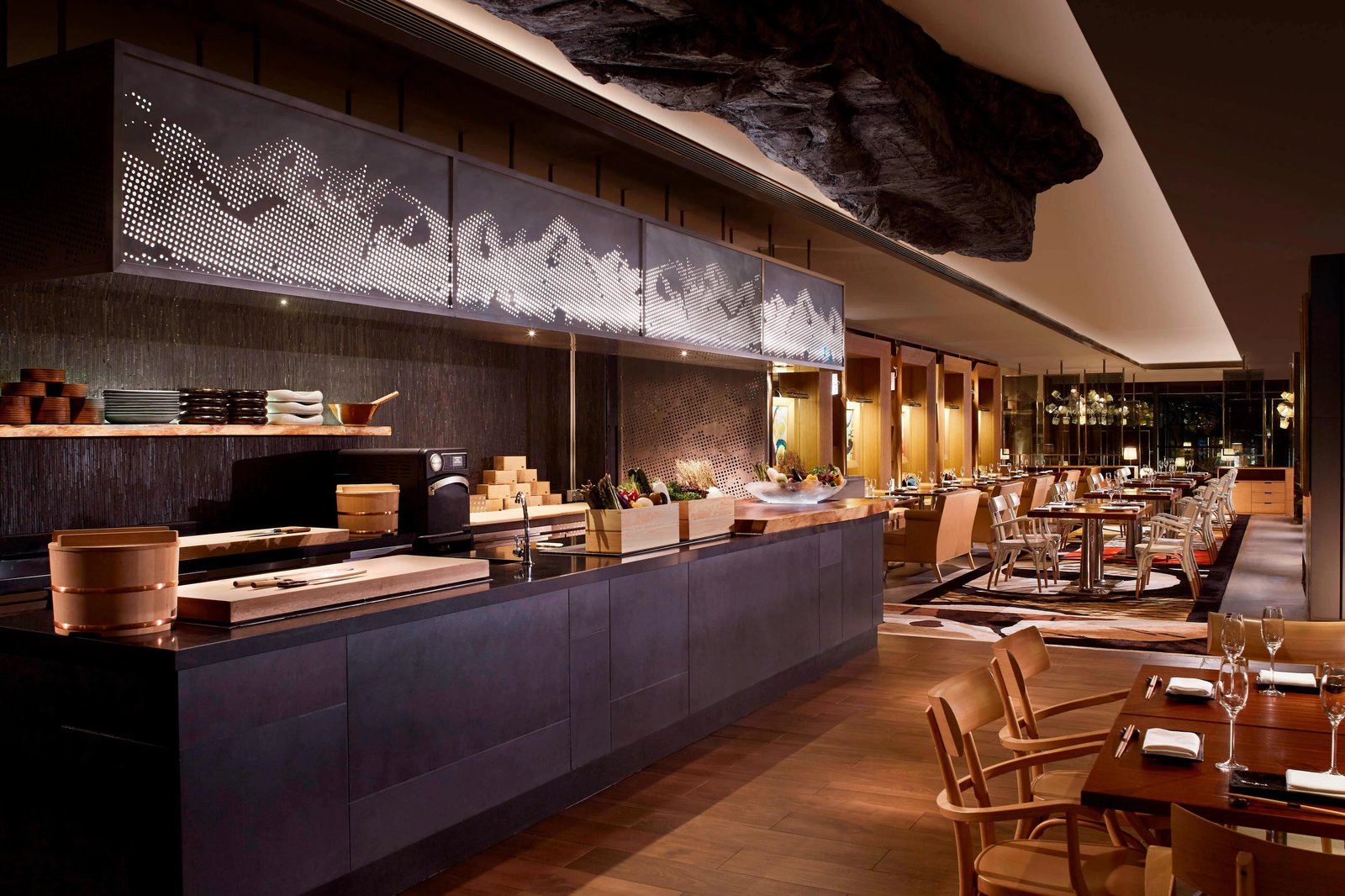 JW Marriott Hotel Singapore South Beach, akira back