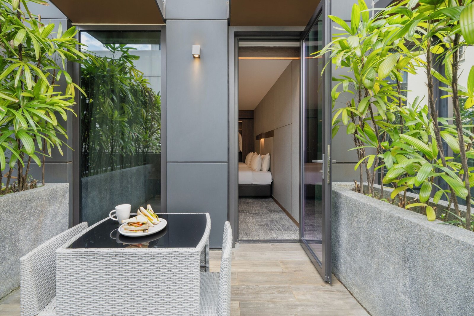 Oakwood Bencoolen Singapore — vibe