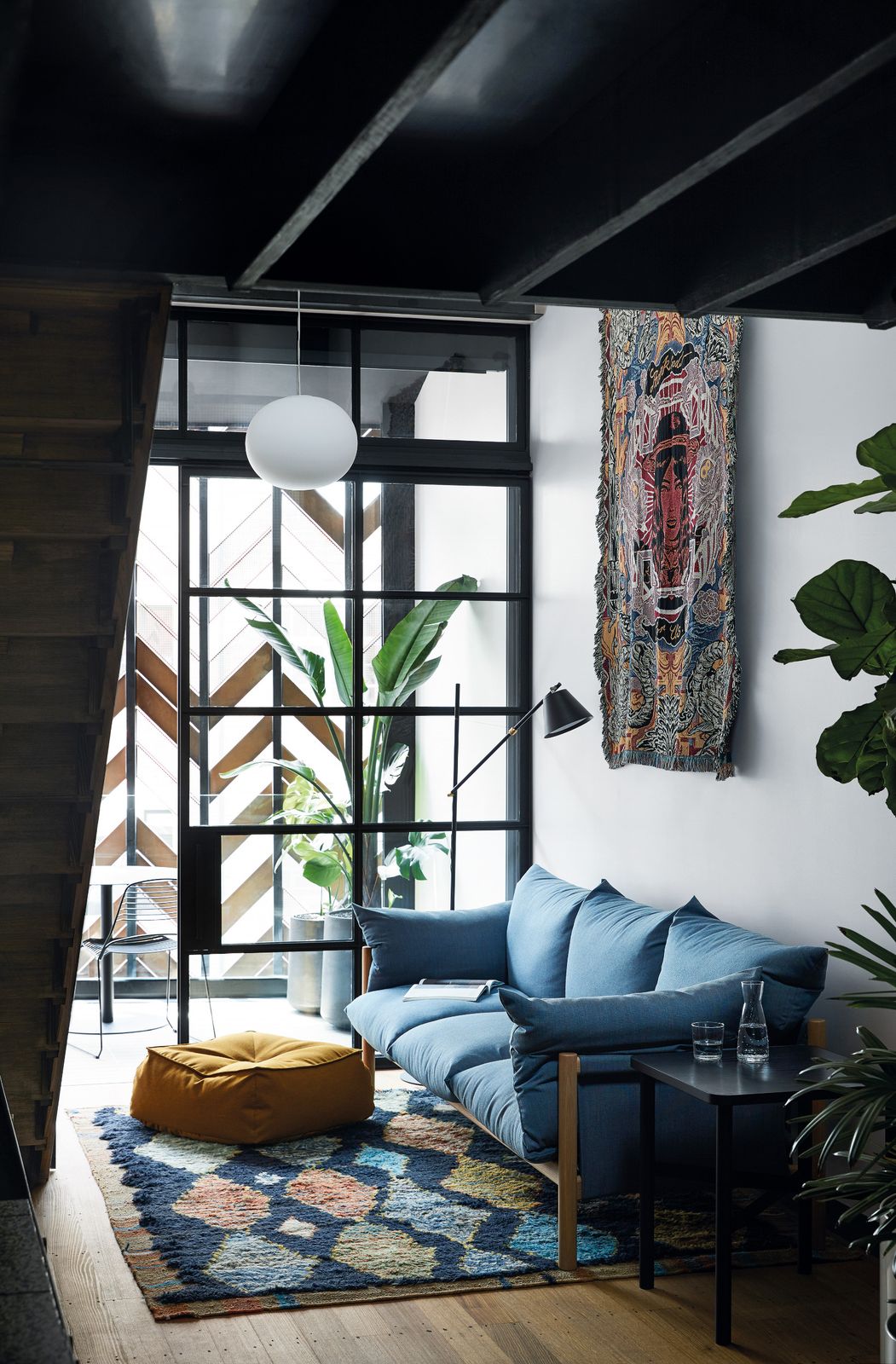 Paramount House Hotel — vibe