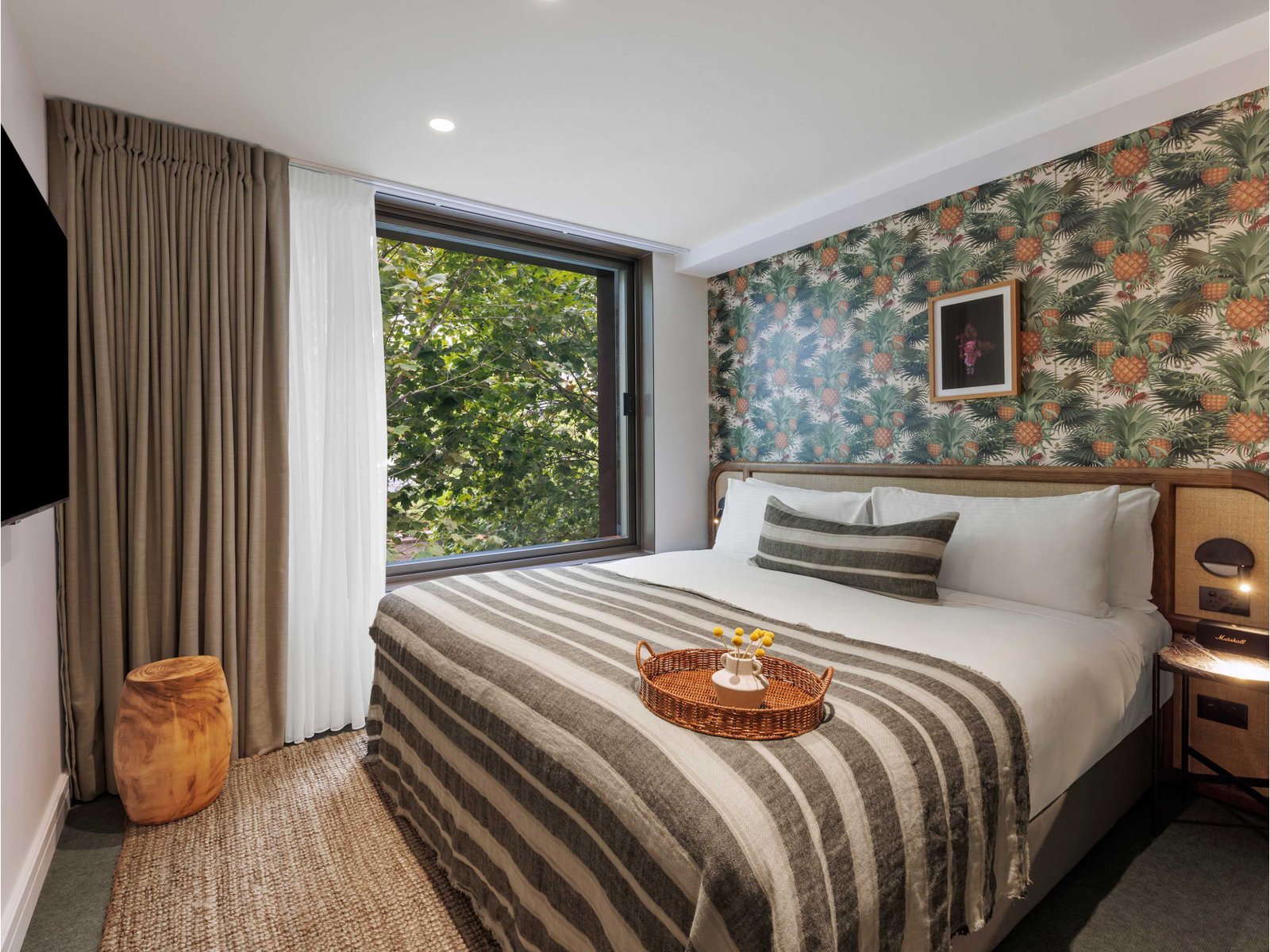 202 Elizabeth — rooms
