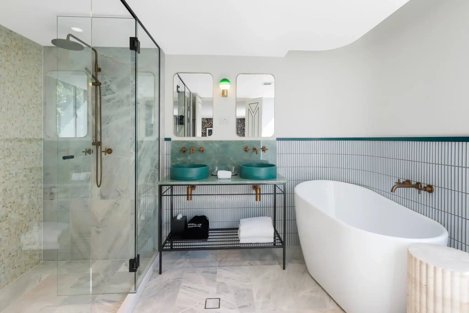 202 Elizabeth — rooms