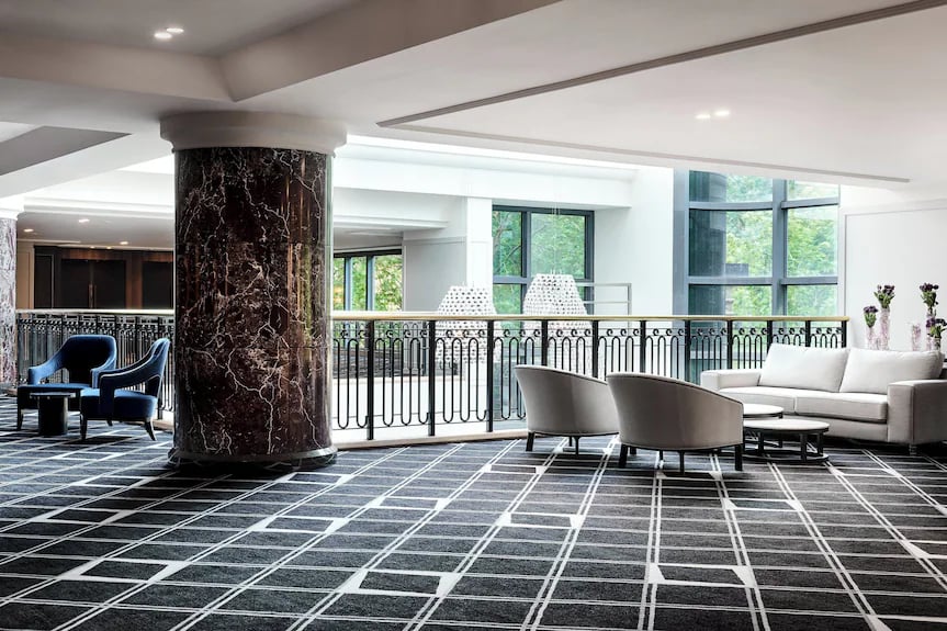 Sheraton Grand Sydney Hyde Park — vibe