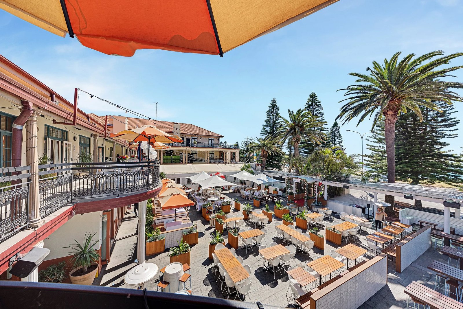 Coogee Bay Hotel — eat & drink